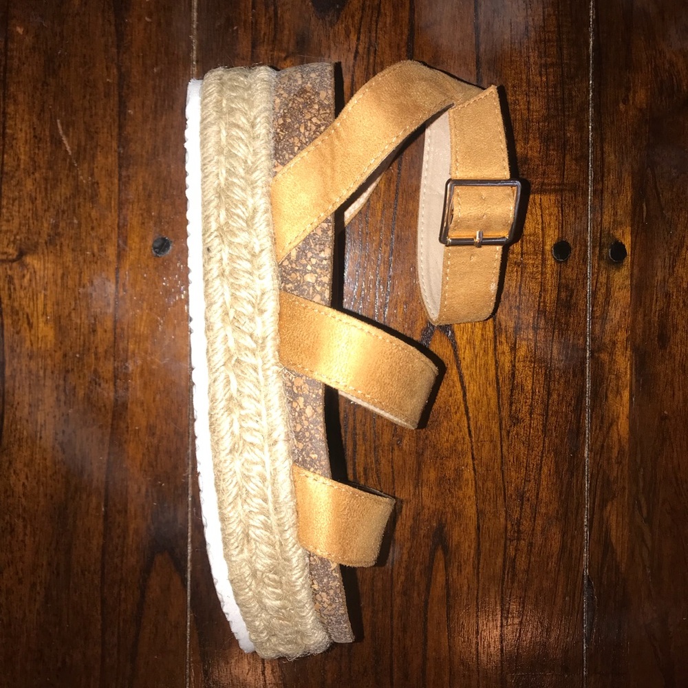 Tan Bella Marie Platform Sandals !!